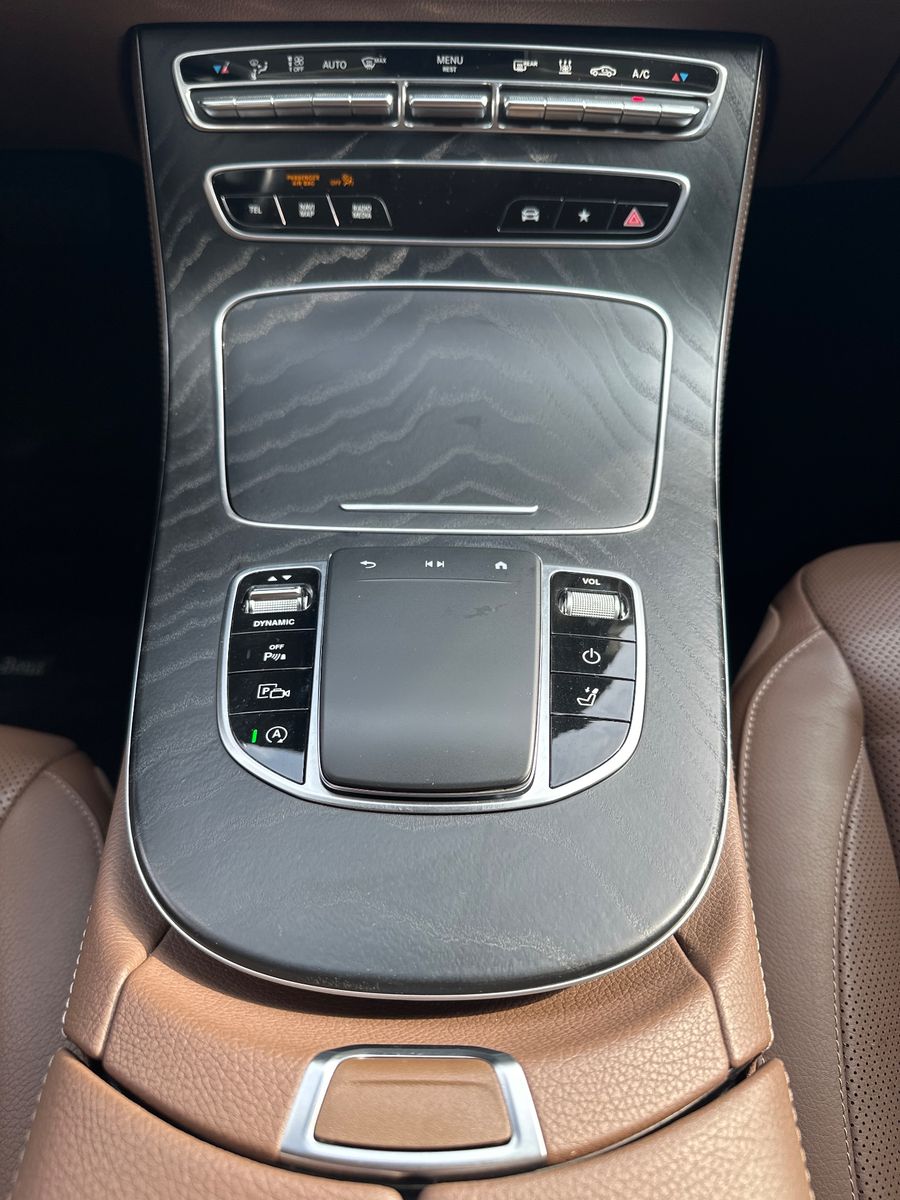 Fahrzeugabbildung Mercedes-Benz E 400d T 4Matic AMG-Line NAV+LED+360GRAD