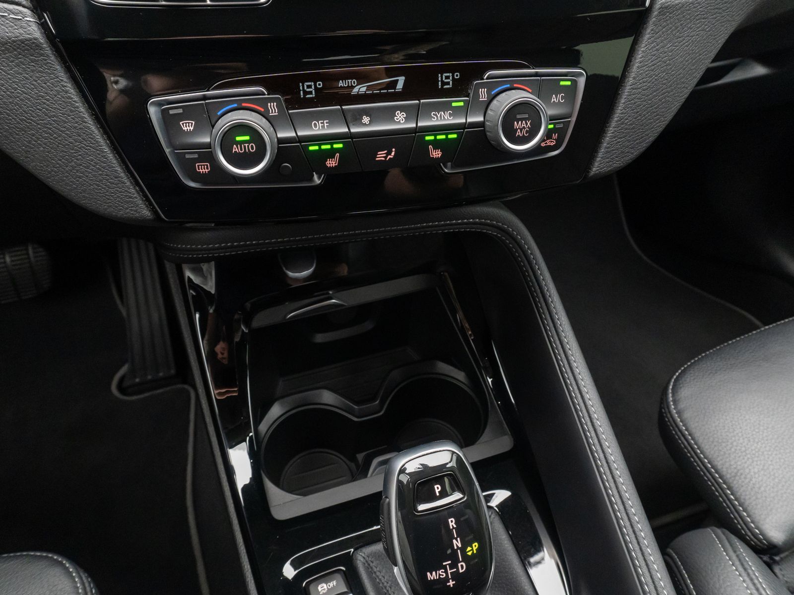 Fahrzeugabbildung BMW X1 sD20d xLine Navi+HUD Kamera DAB AHK Sportsitz