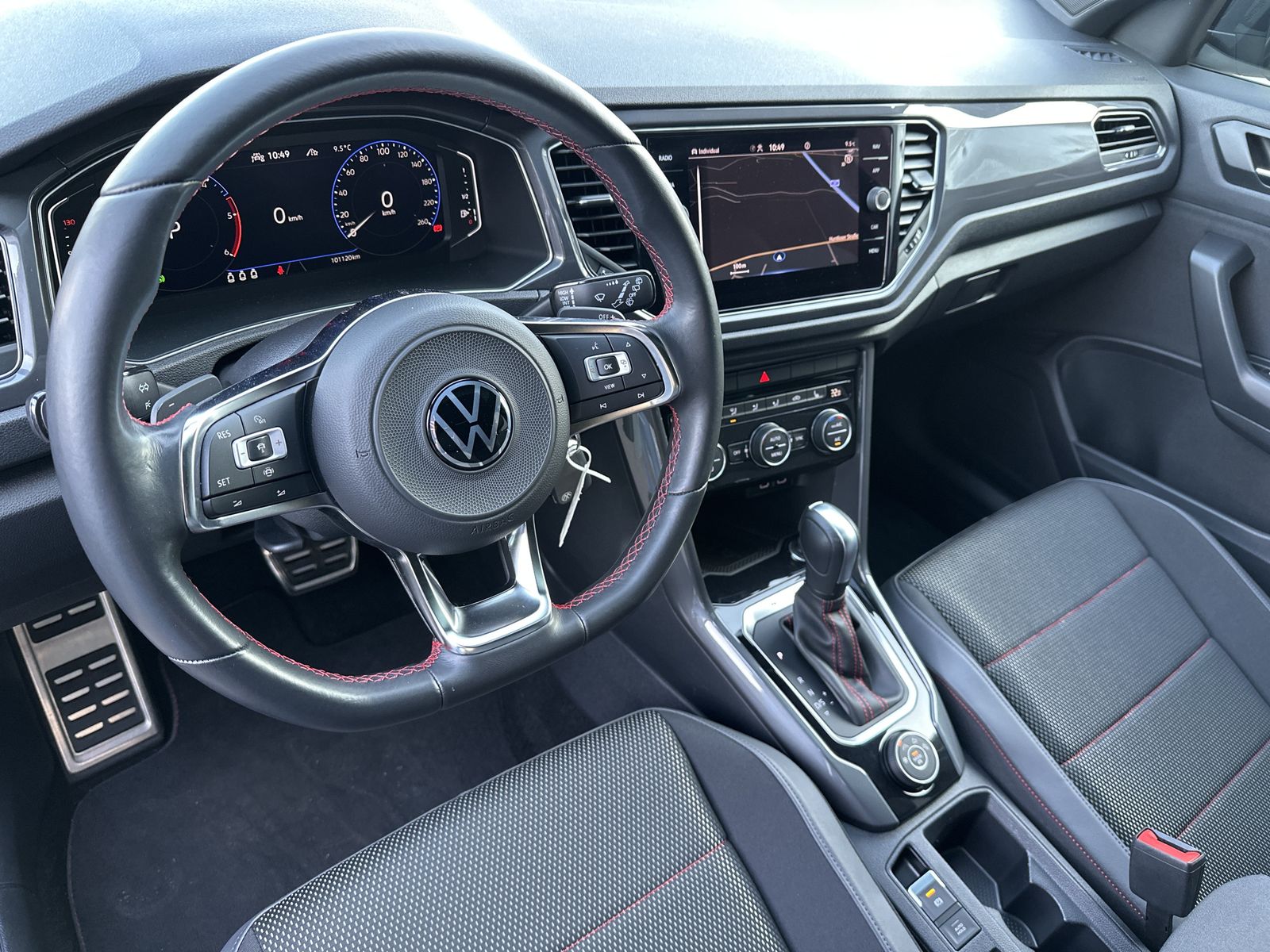 Fahrzeugabbildung Volkswagen T-Roc 2.0 TDI 4M DSG Sport NAV+LED+ACC+VCOCK+1HD