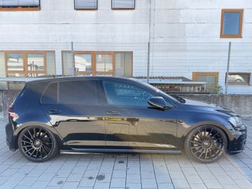 Volkswagen Golf - 3