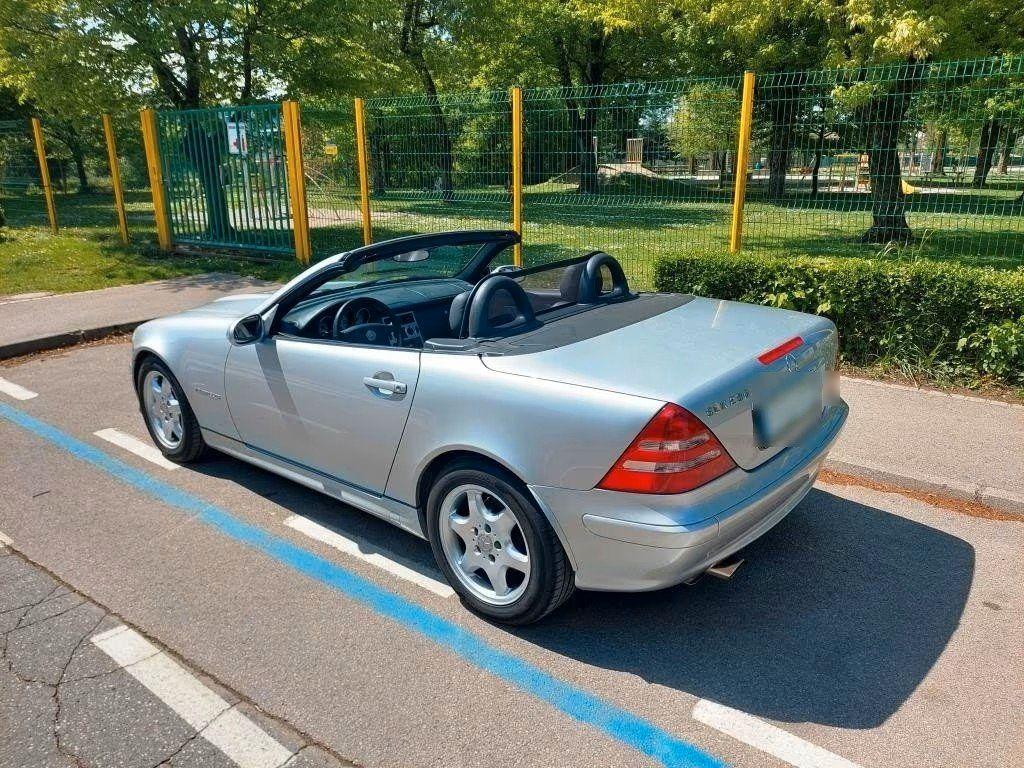 Mercedes-Benz SLK 230