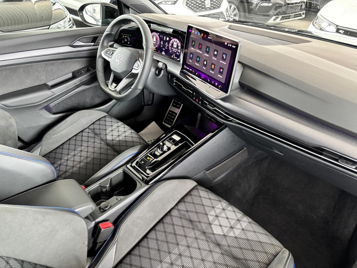 Volkswagen Golf VIII Variant 1.5 eTSI DSG R-Line ACC RFK LE, миниатюра 13