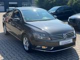 Volkswagen Passat Lim. BlueMotion,Aus 2.Hand,Automatik - Volkswagen Passat aus 2012