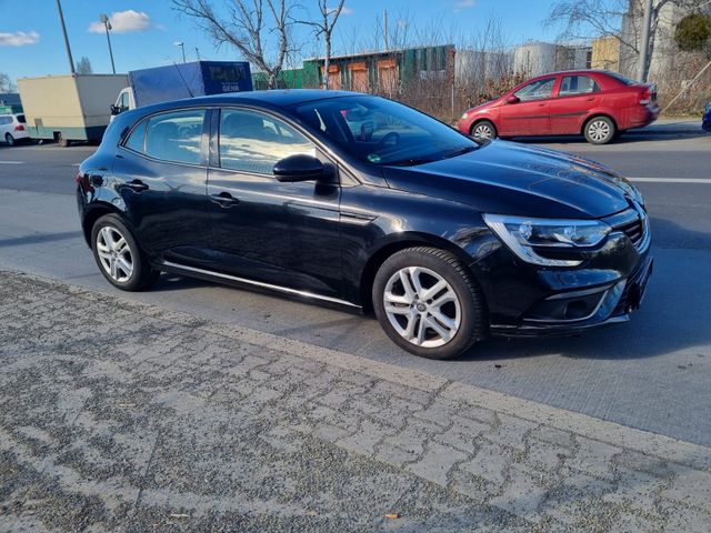 Renault Megane IV Lim. 5-trg. Play