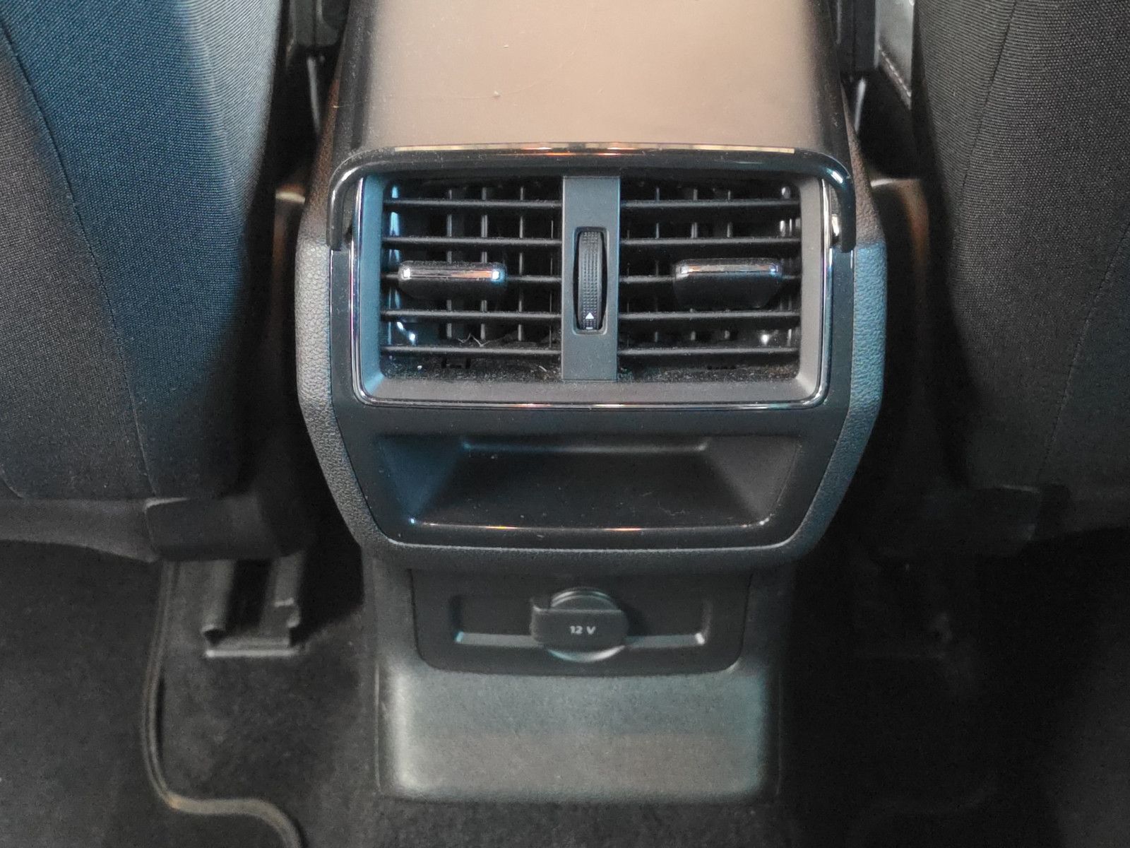 Fahrzeugabbildung SKODA Karoq Ambition Apple CarPlay