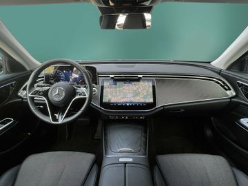 Mercedes E 220 - 12