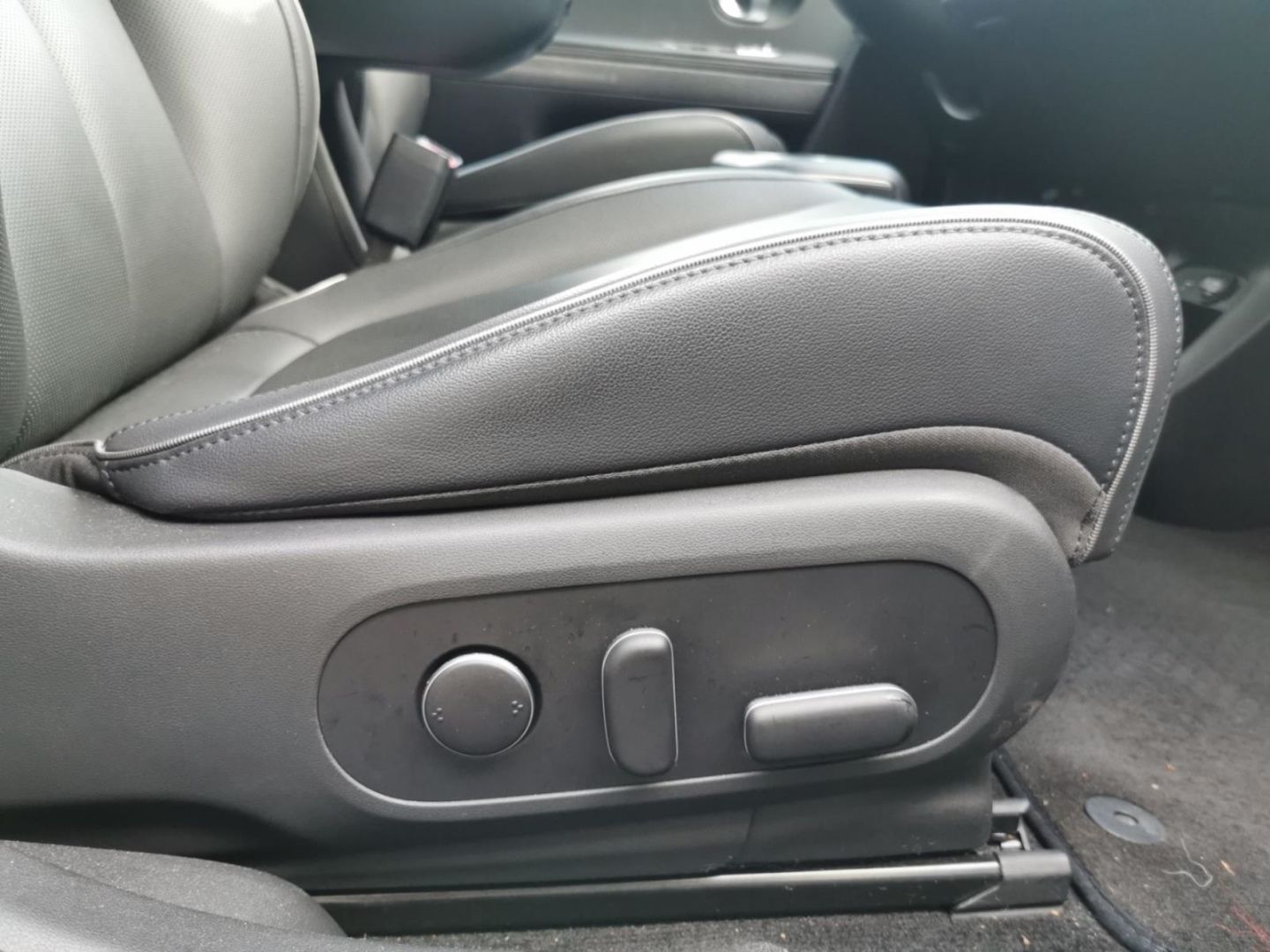 Fahrzeugabbildung Hyundai IONIQ 5 Uniq Elektro HUD Navi Digitales Cockpit