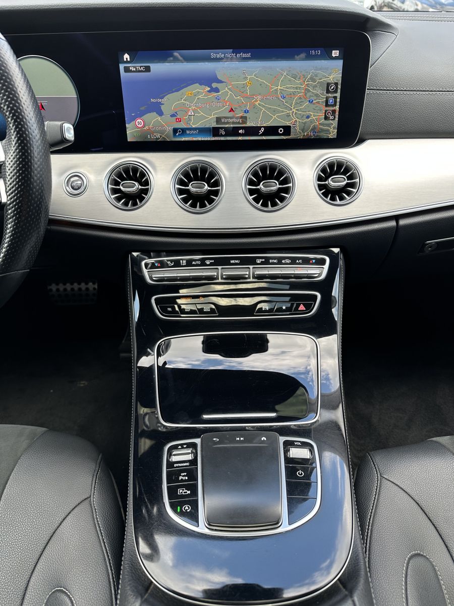 Fahrzeugabbildung Mercedes-Benz CLS 400d 4M AMG-Line NAV+LED+PANO+20ZO+BURMESTER