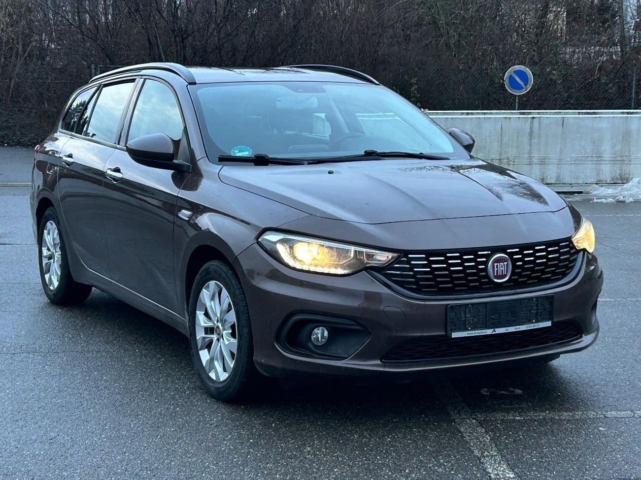 Fiat Tipo Lounge 1.6D / Sitzheizung