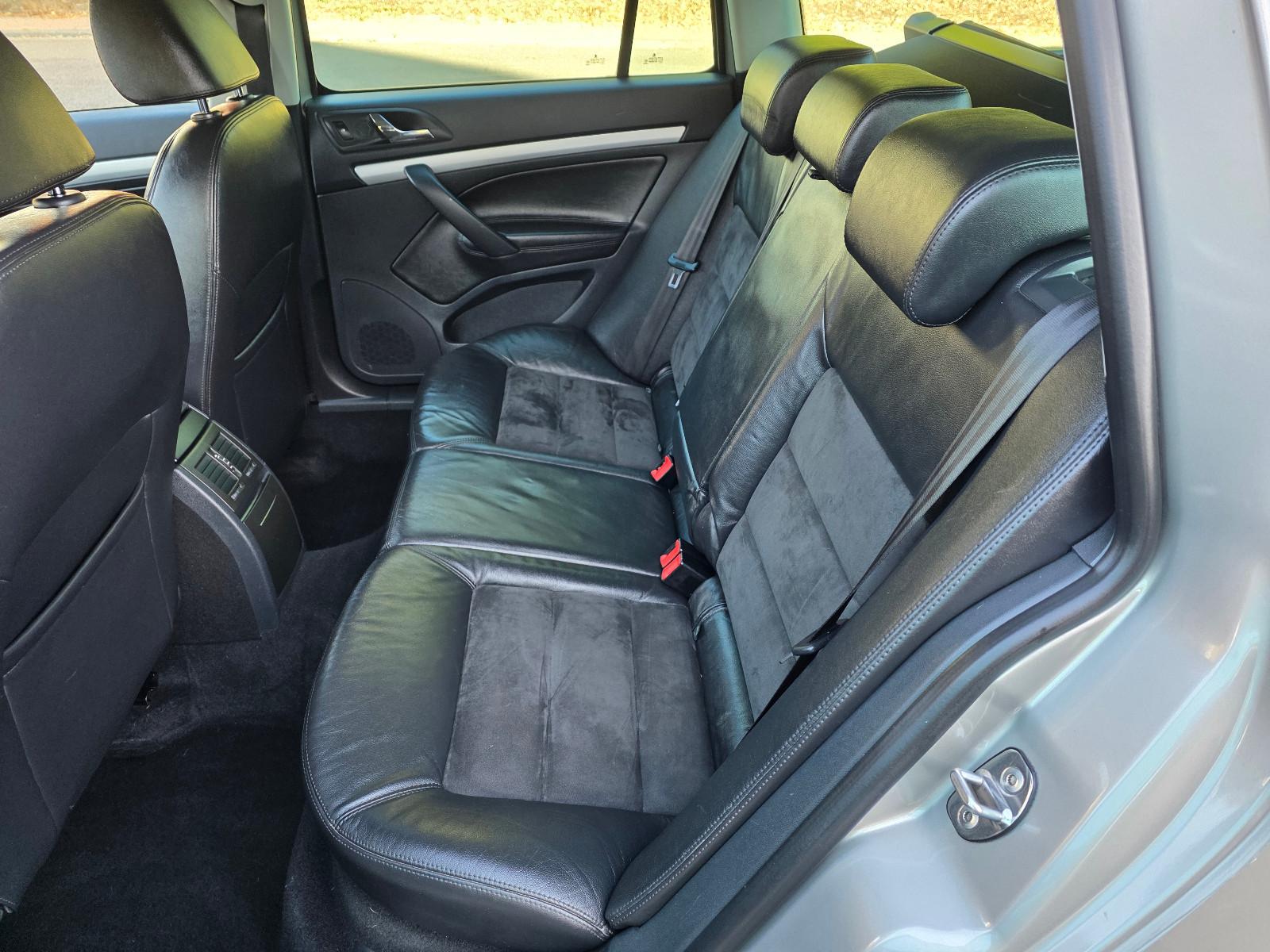 Skoda Octavia 2011 — photo 13