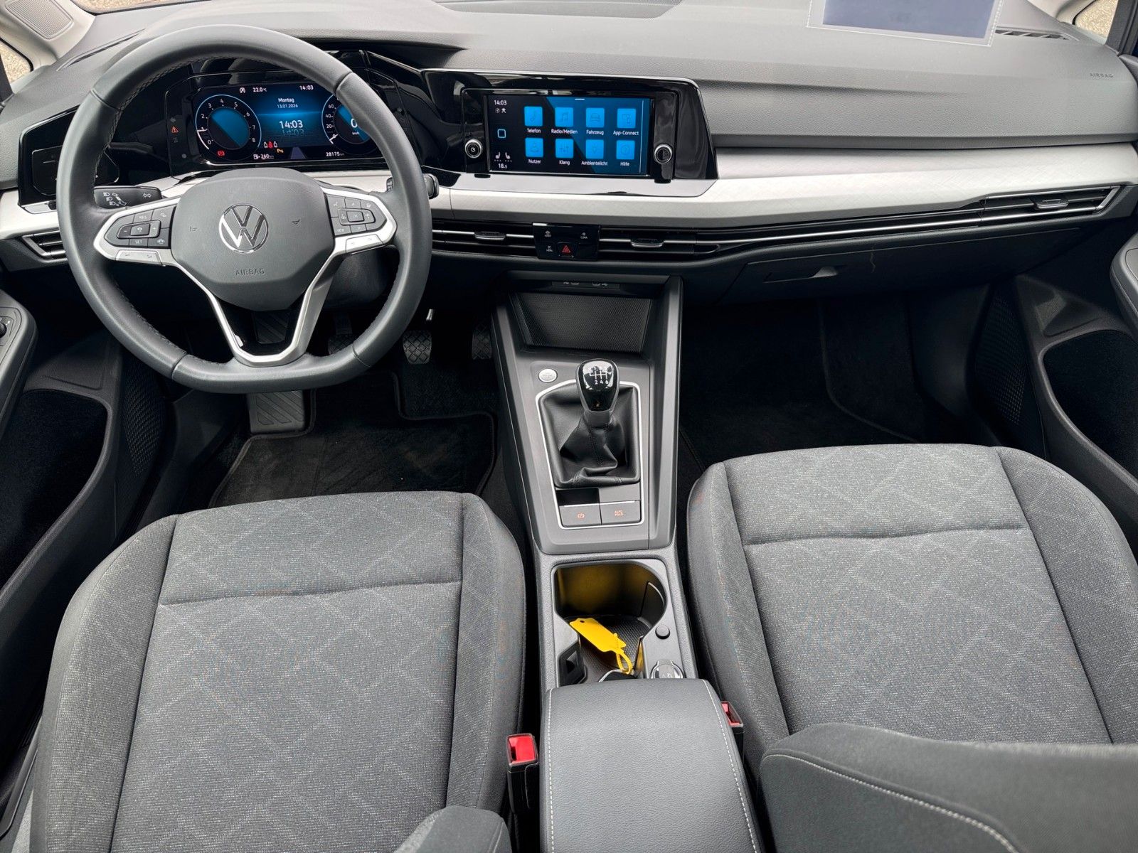 Fahrzeugabbildung Volkswagen Golf VIII Lim. Life 1.5 TSI