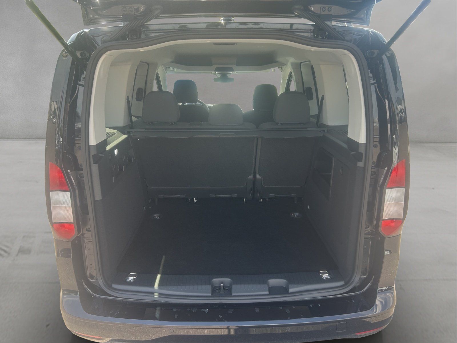 Fahrzeugabbildung Ford Tourneo Connect Titanium L1 Automatik PDC Kamera