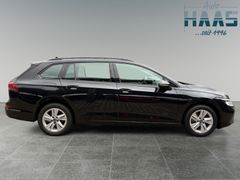 Fahrzeugabbildung Volkswagen Golf VIII Variant Life Navi Sitzh LED ACC AHK