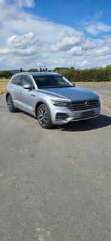 Volkswagen Touareg Elegance 3.0 TDI Bremsen Neu & 8-FACH - Volkswagen Touareg mit Diesel-Antrieb: Silber, mit Apple Carplay