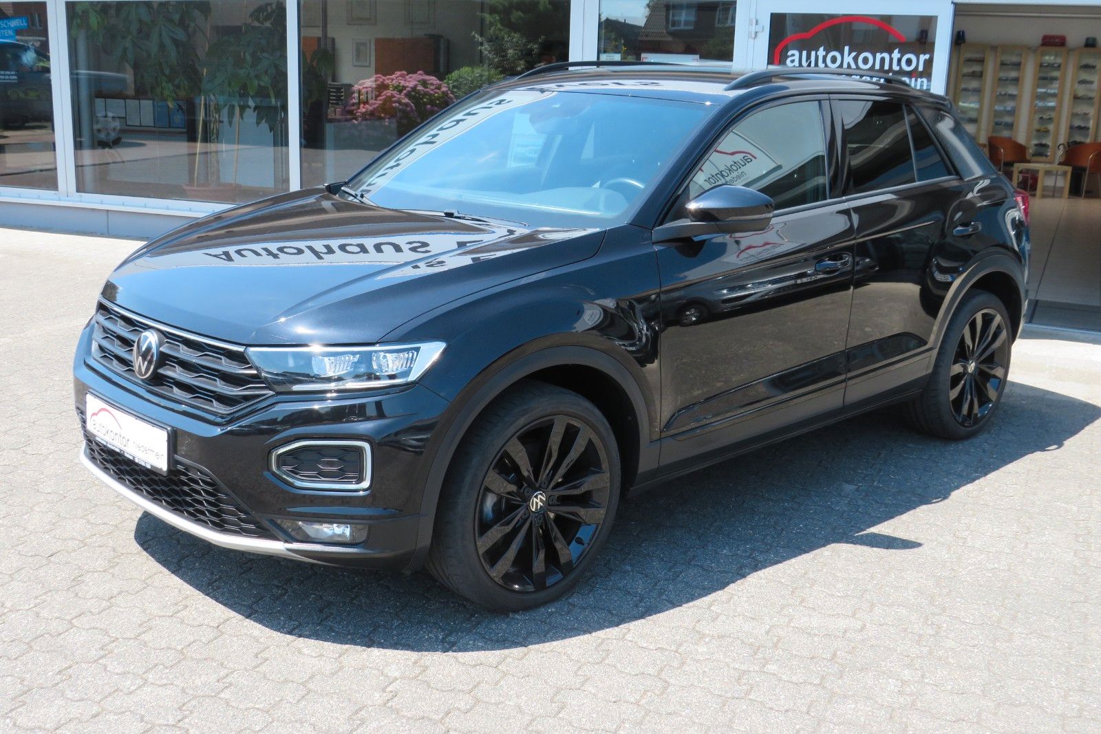 Fahrzeugabbildung Volkswagen T-Roc R-Line Sport DSG LED PDC NAVI 19`BLACK 1.H