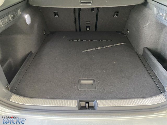 Passat Variant 1.5 e TSI DSG Business NAVI KLIMA