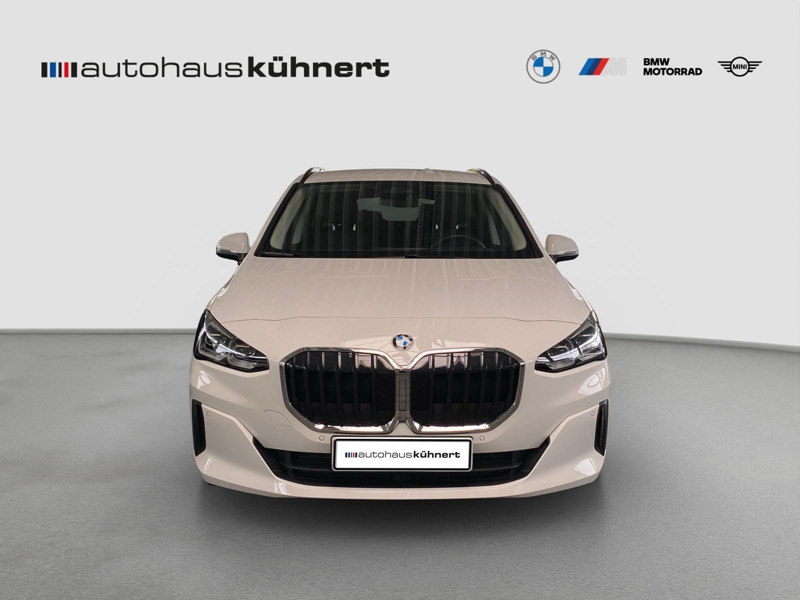 BMW 220i Active Tourer SpurAss AHK HiFi Navi ParkAss