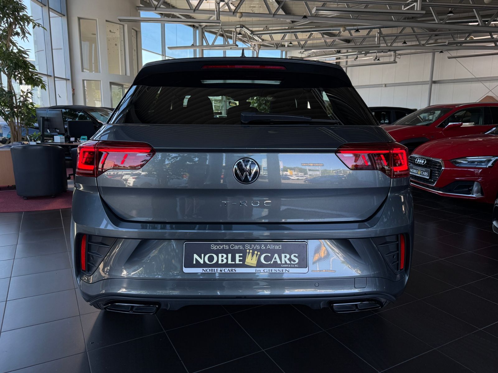 Fahrzeugabbildung Volkswagen T-Roc R-Line 1.5 l TSI  PANO ACC LED NAVI