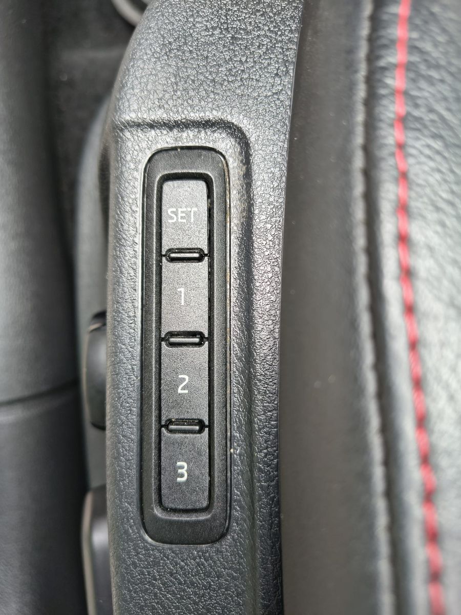 Fahrzeugabbildung SKODA Octavia RS 2.0 TDI 4x4 DSG LED+VIRT+KAM+ACC+MEMO