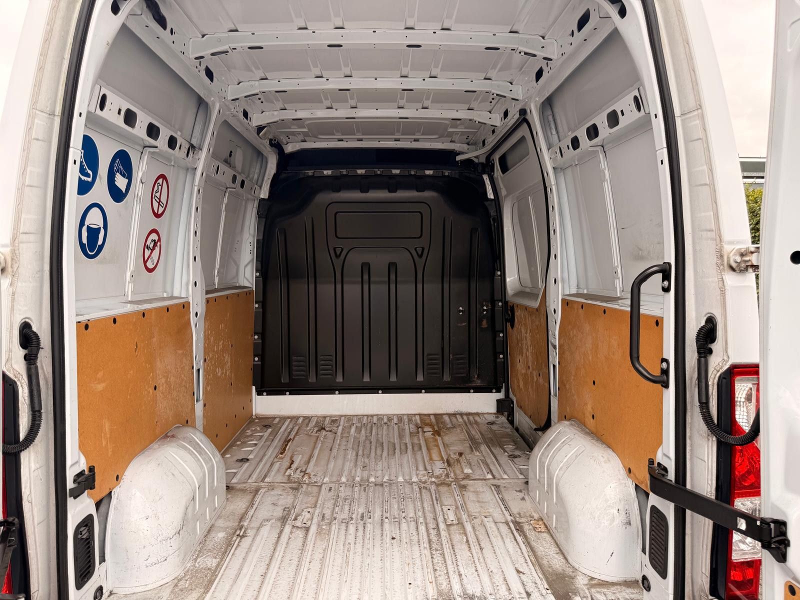 Fahrzeugabbildung Renault Master III Kasten L1H2 HKa 3,5t