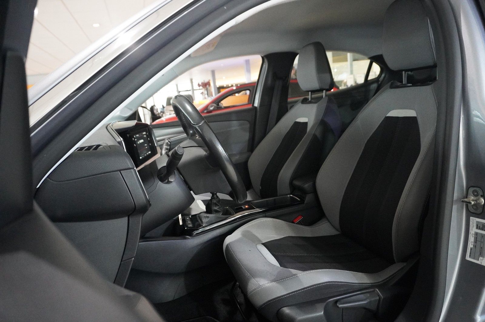 Fahrzeugabbildung Opel Mokka 1.2T ELEGANCE NAVI/LED/KAMERA/SPORT/DAB+