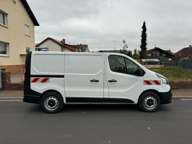 Renault Trafic Kasten L1H1 2,7t Komfort Werkstatt+Regale