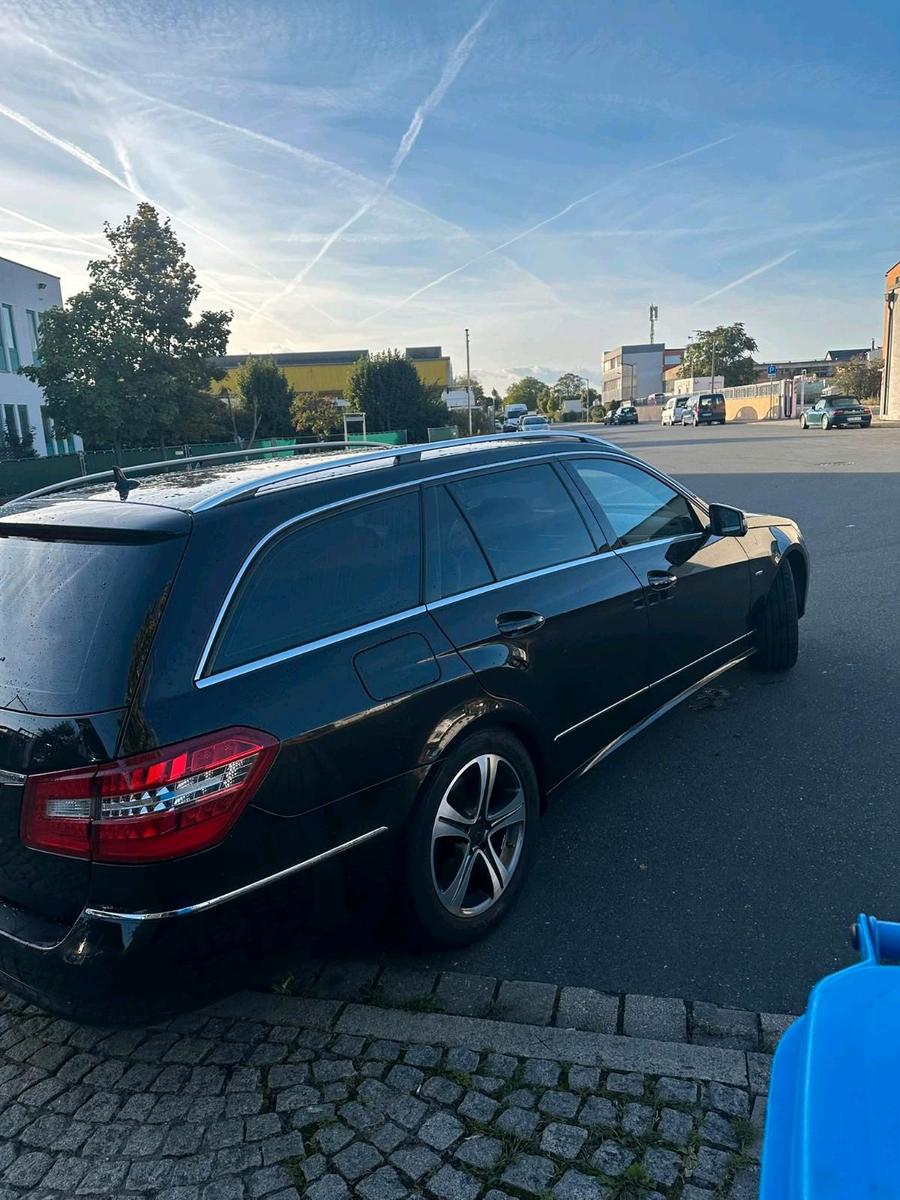 Mercedes-Benz E250 2010 — rear view