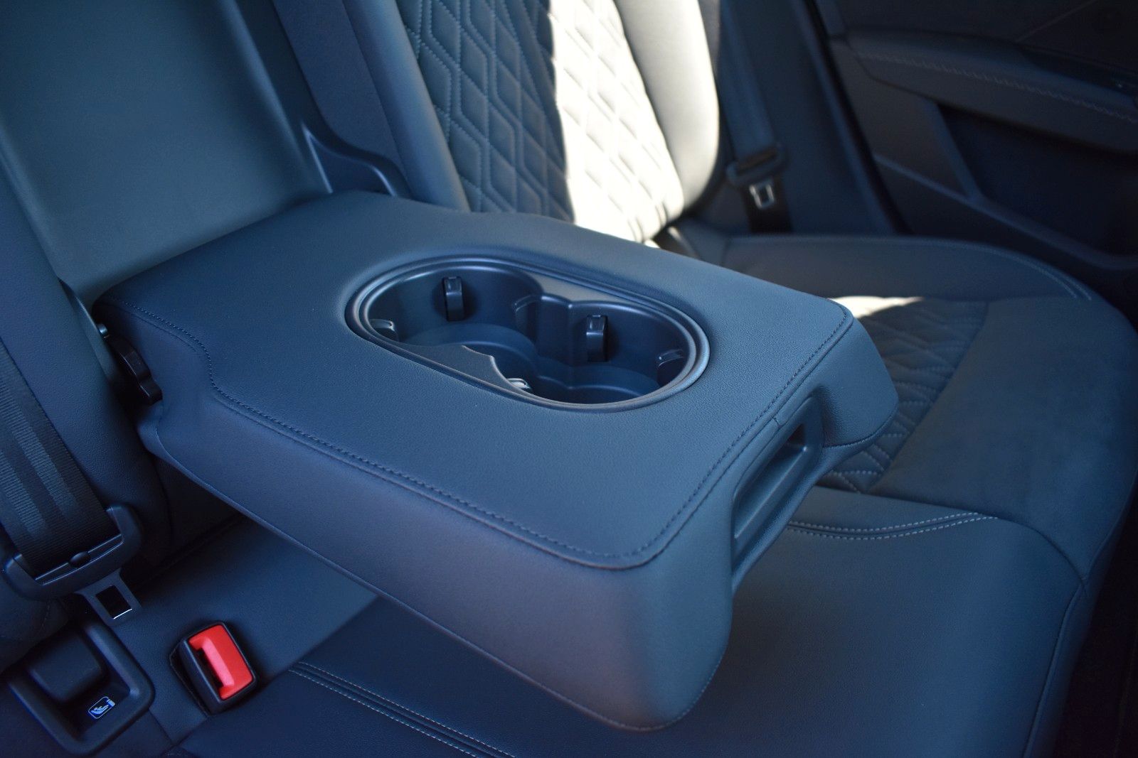 Fahrzeugabbildung Audi S3 Sportback 2.0 TFSI Quattro B&O/Virtual/LED