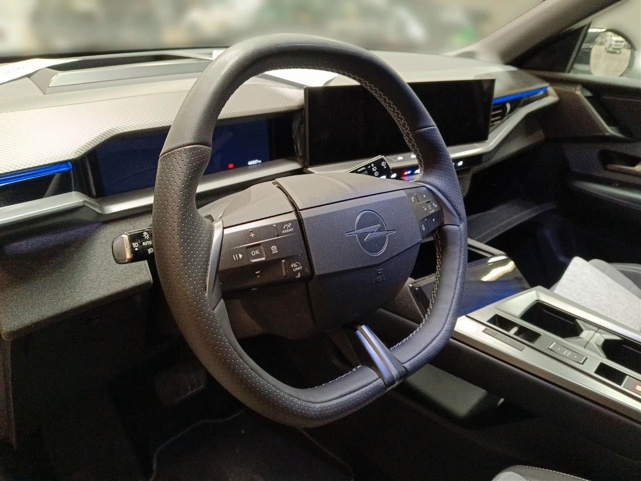 Fahrzeugabbildung Opel Grandland ELECTRIC GS SPORT 73KWH NAVI/SPORT/AHK