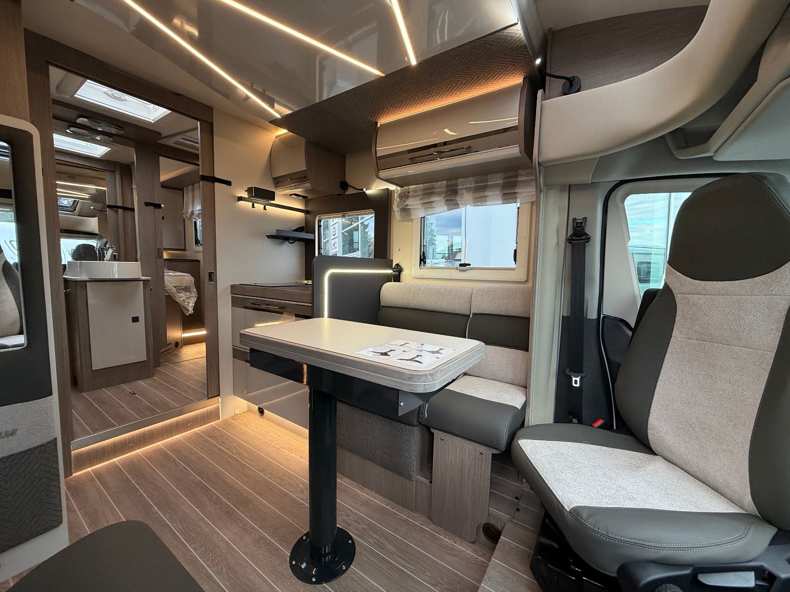 Fahrzeugabbildung Roller Team Zefiro 266 TL