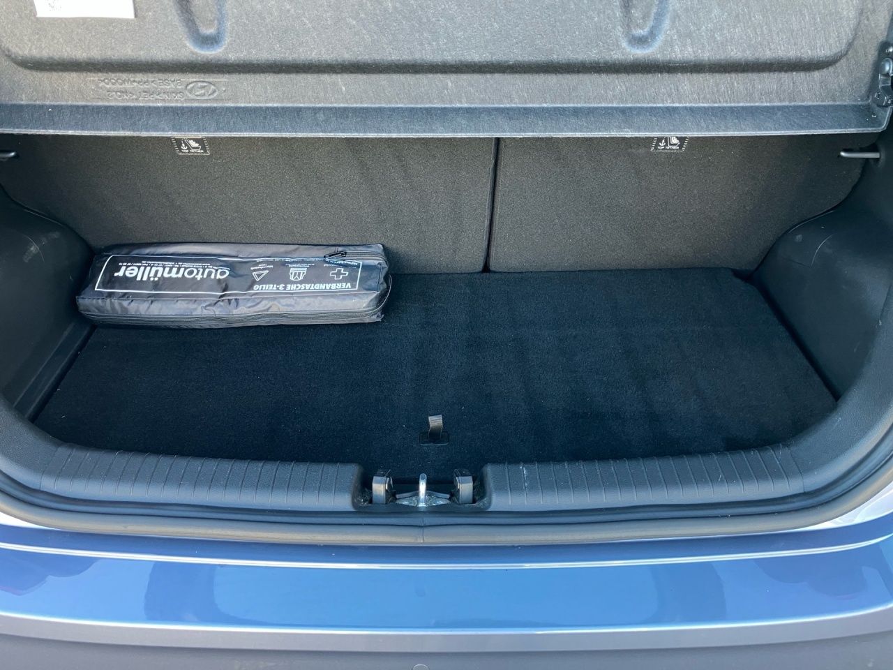 Fahrzeugabbildung Hyundai i10 TREND SHZ*LHZ*NAVI*ZV*USB*