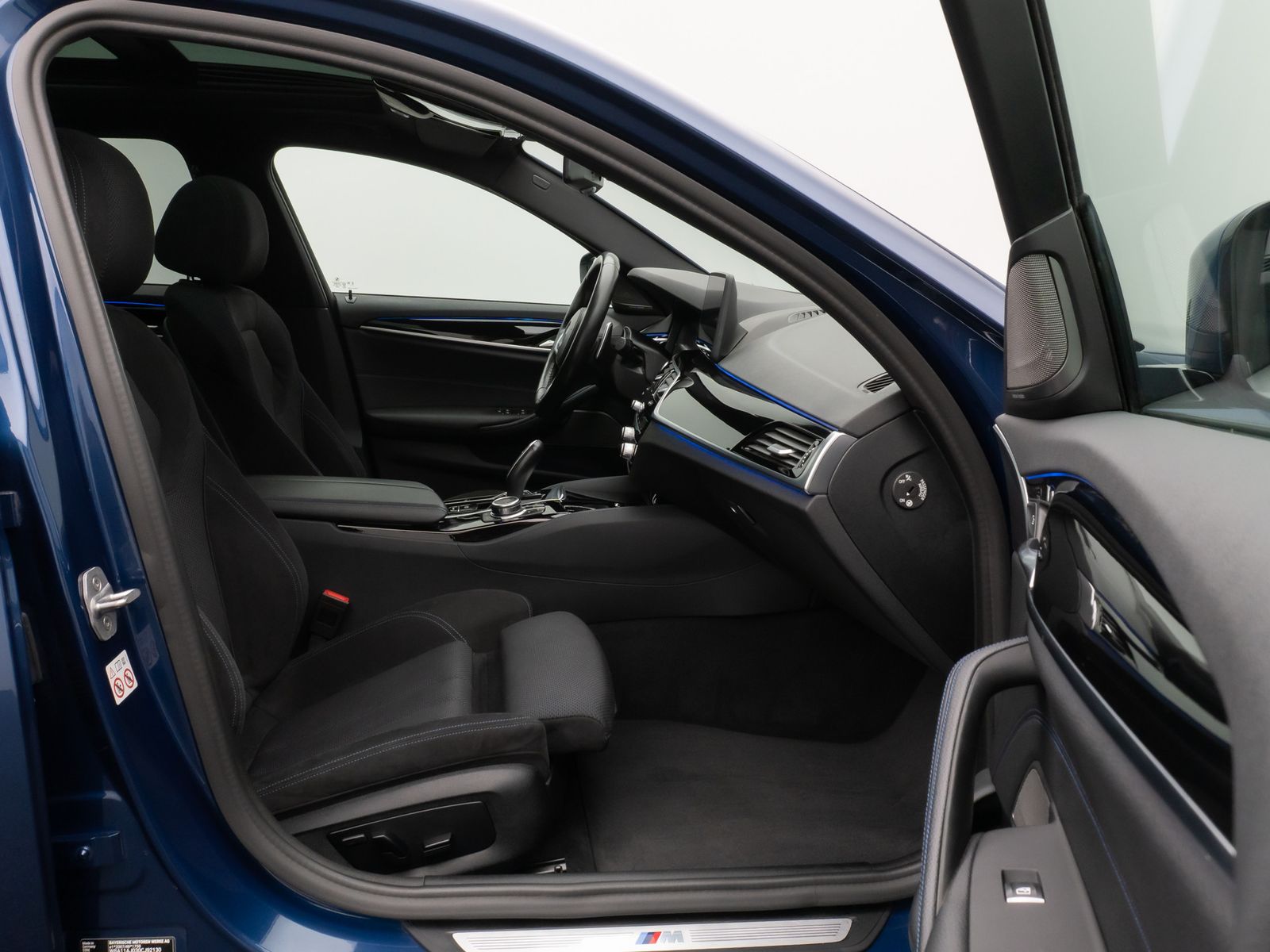 Fahrzeugabbildung BMW 530d M Sport Panorama Kamera Laser HUD DAB H/K