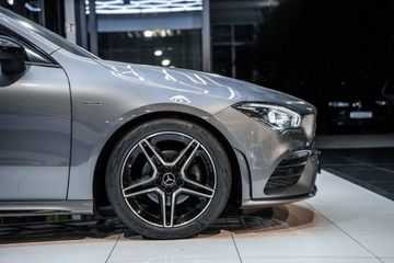 Mercedes CLA 180 Shooting Brake - 9