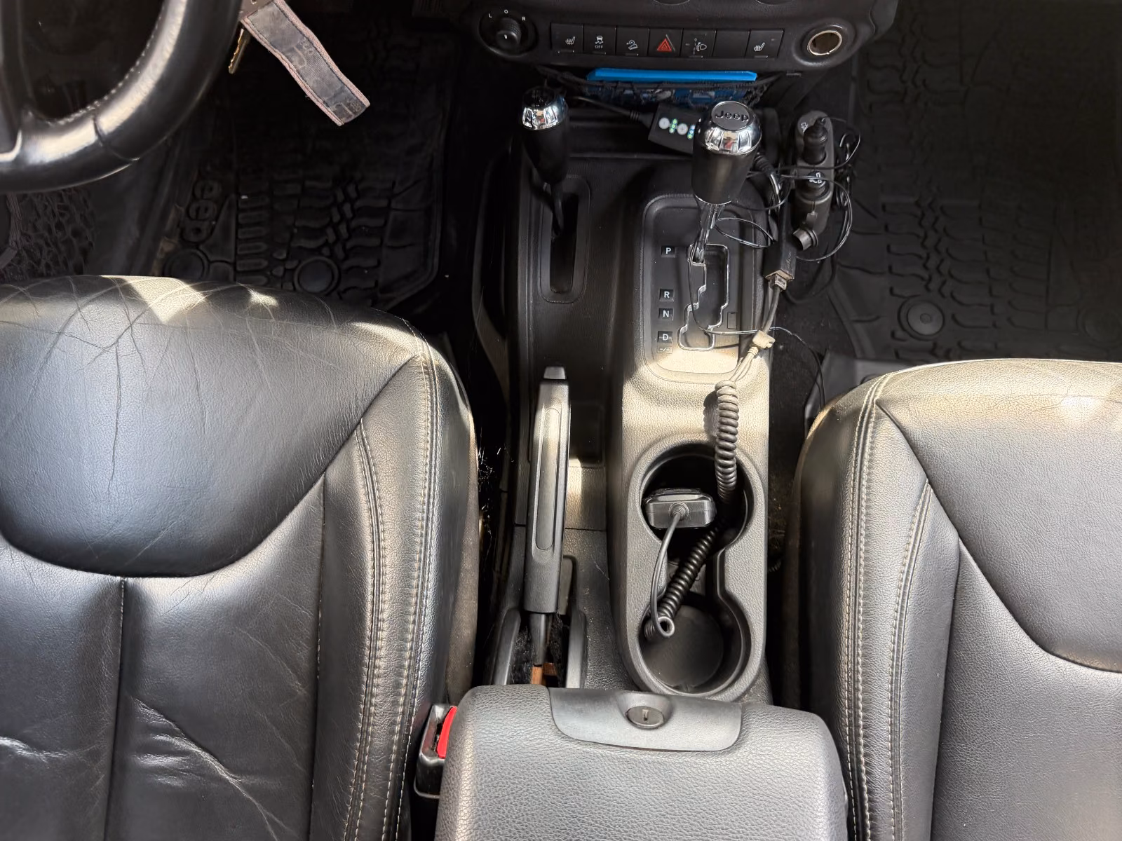 Jeep Wrangler Unlimited Sahara 2.8 CRD | 200 ch | BVA | Cuir | Sièges chauffants | Hardtop | Galerie de toit | Marchepieds