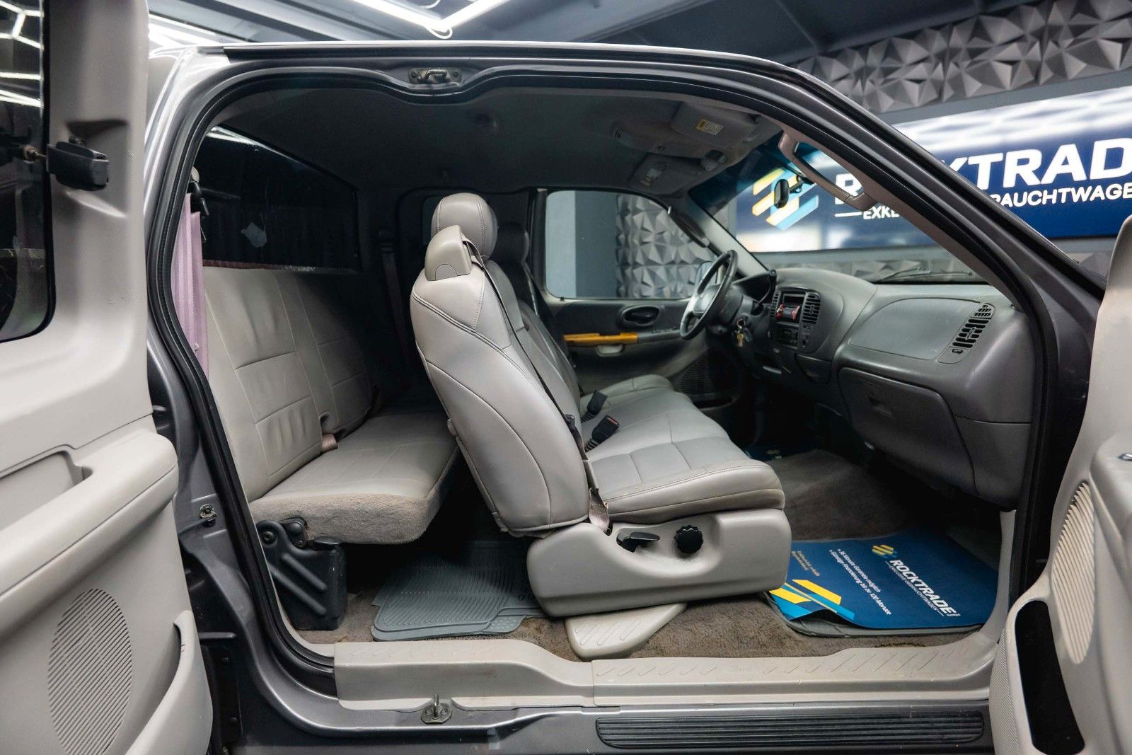 Fahrzeugabbildung Ford F150 5.4L V8 4x4 Triton SuperCab *LKW*AHK 3000kg