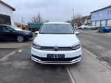 Volkswagen Touran 1.5TSI DSG 7S AHK LED NAVI StHZ RFK ACC D - Volkswagen Gebrauchtwagen in Pforzheim