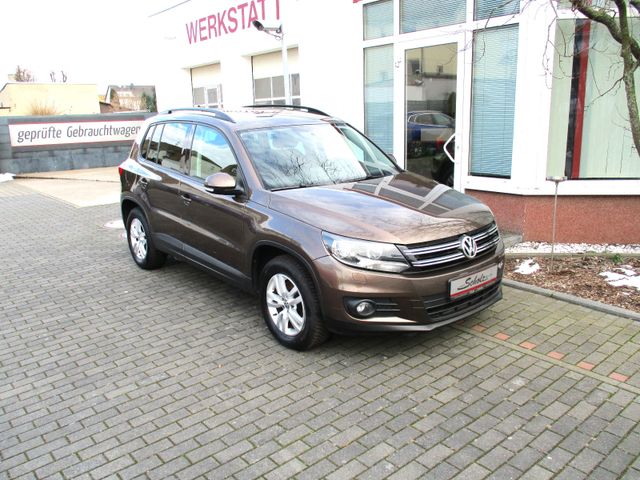 Volkswagen Tiguan mit Navi/Klima/PDC/AHZV/Winterpaket.....