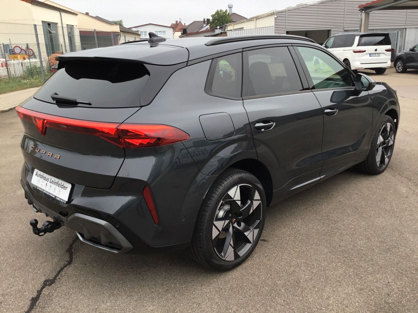 Fahrzeugabbildung CUPRA Terramar 2.0 TSI DSG 4Drive+Matrix+AHK+Pano+360°