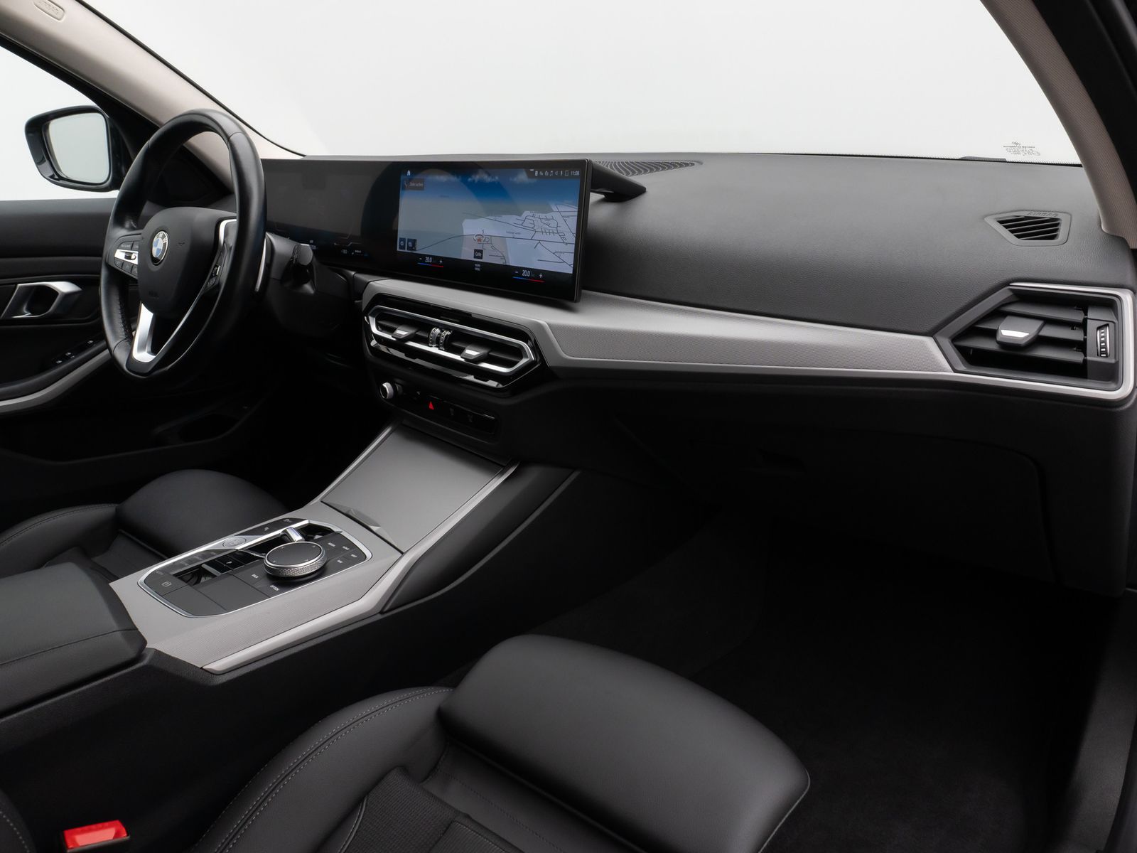 Fahrzeugabbildung BMW 320d Kamera DAB HiFi Leder Komfort Sport LED
