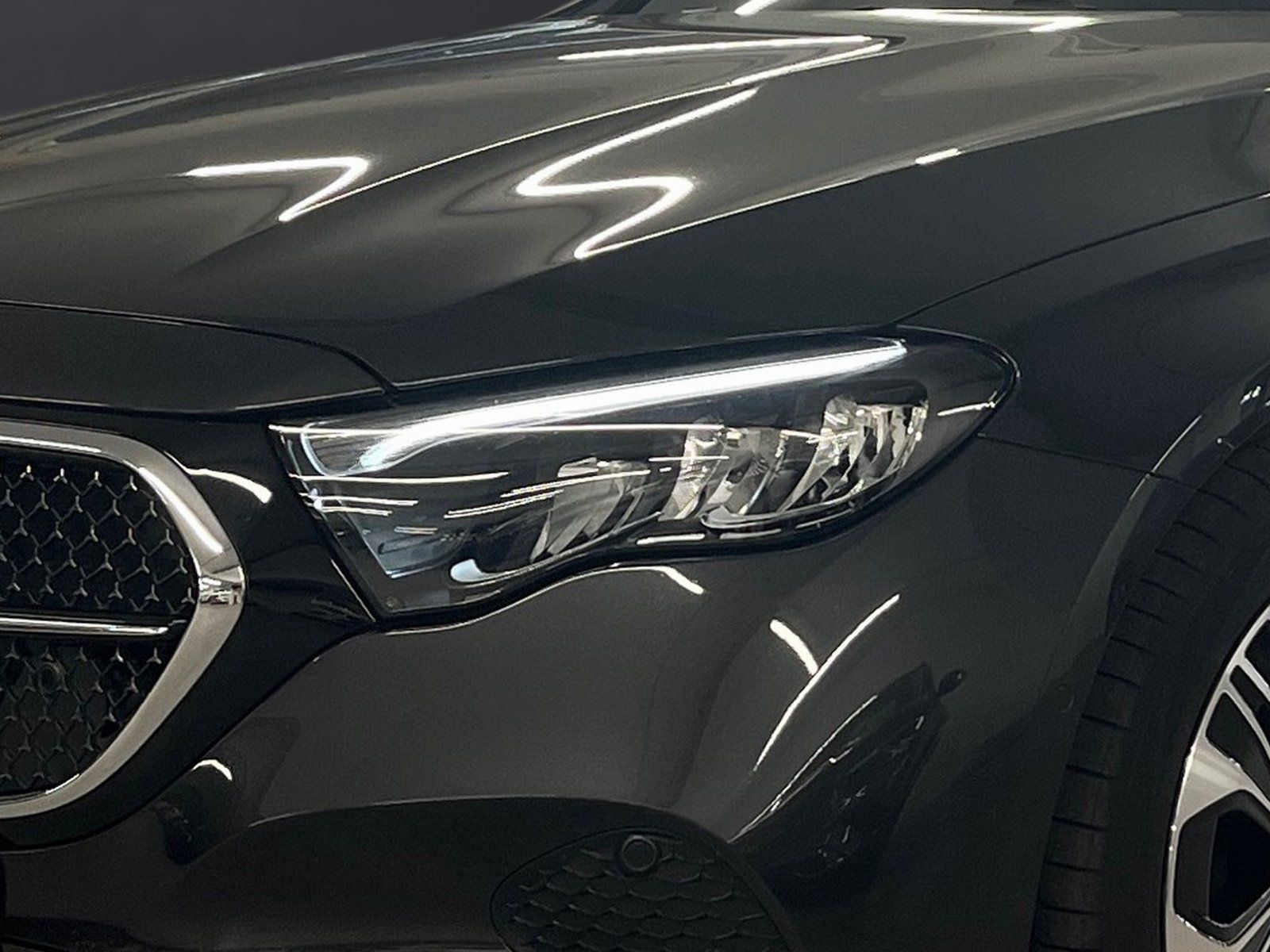 Fahrzeugabbildung Mercedes-Benz E 220 T d 4M Avantgarde*AHK*Totwinkel*Kamera*LED