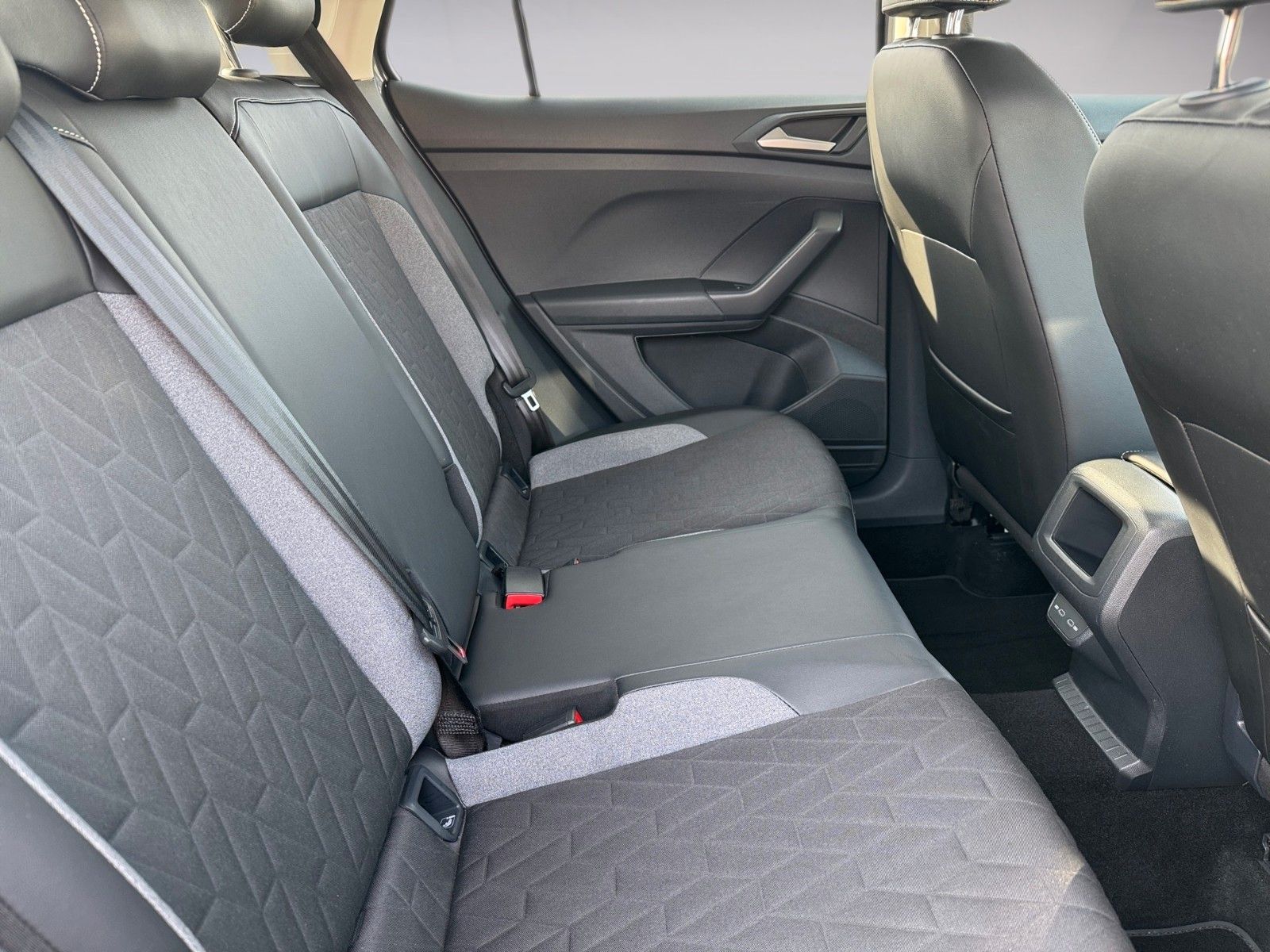 Fahrzeugabbildung Volkswagen T-Cross 1.0 Goal