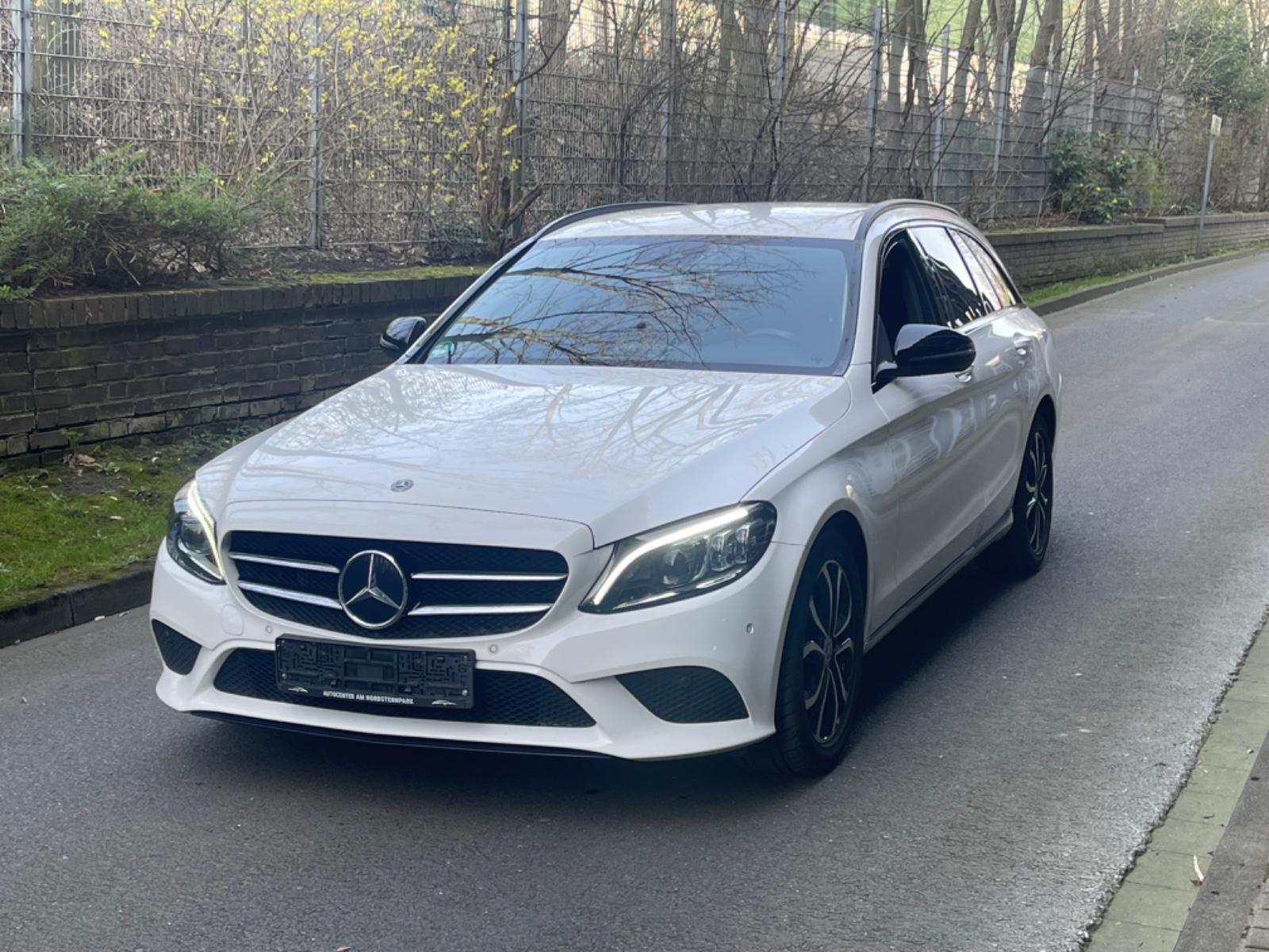 Mercedes-Benz C 220d T-Modell NIGHT-PAKET/CARPLAY/RFK/