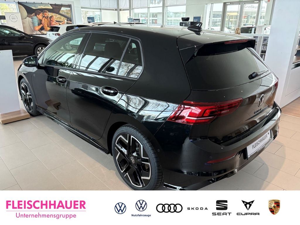 Volkswagen Golf VIII 1,5 l eTSI R-Line ACC LED Navi AHK DAB imagem 3