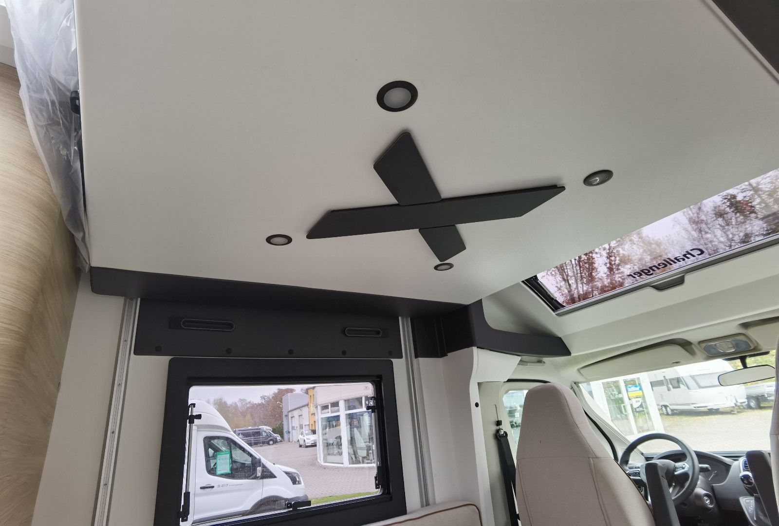 Fahrzeugabbildung Challenger X250