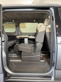 Volkswagen T7 Multivan - 7