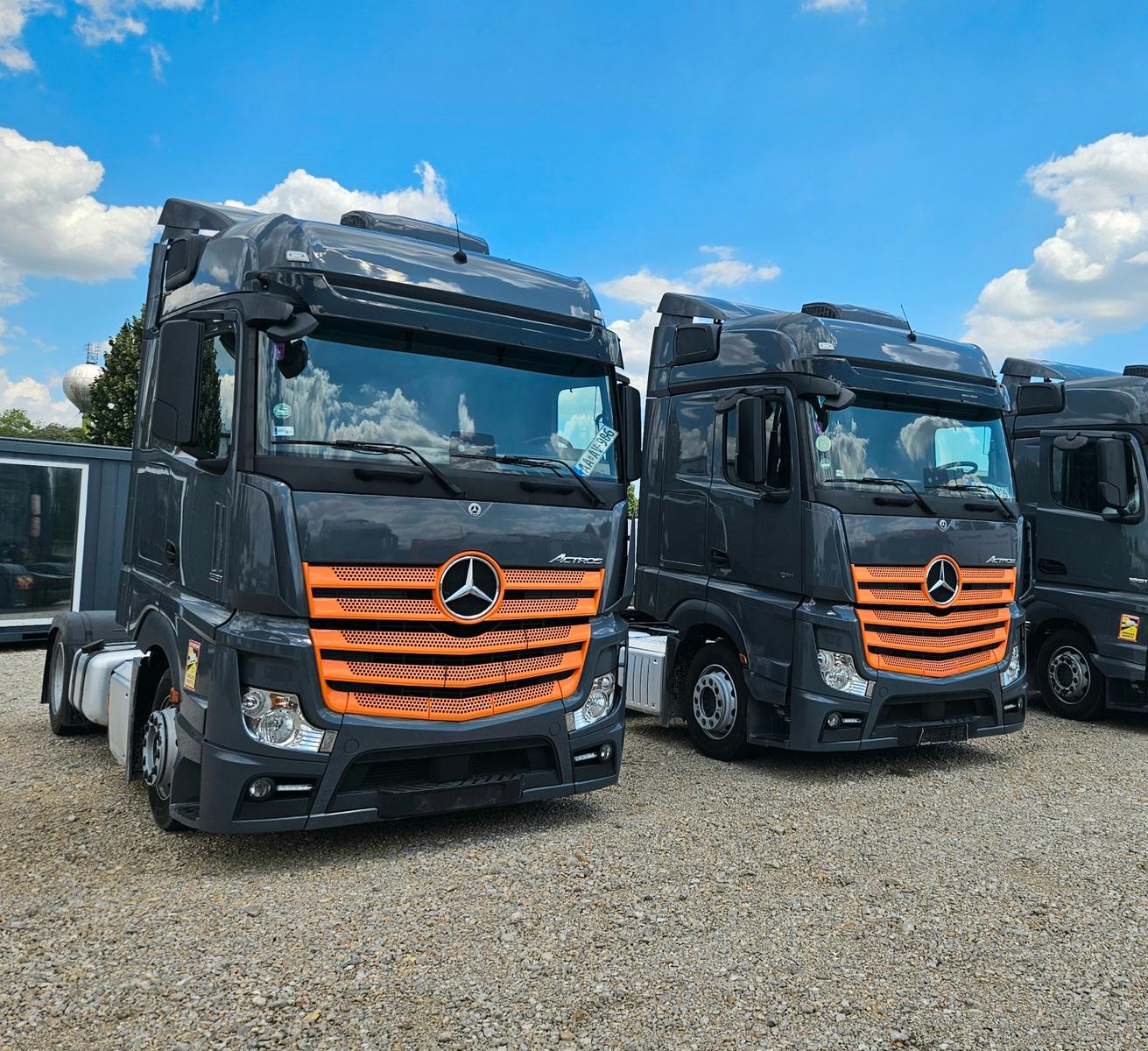 Mercedes-Benz 2 x Actros 1851 LSNRLmega  BigSpace with EUR1