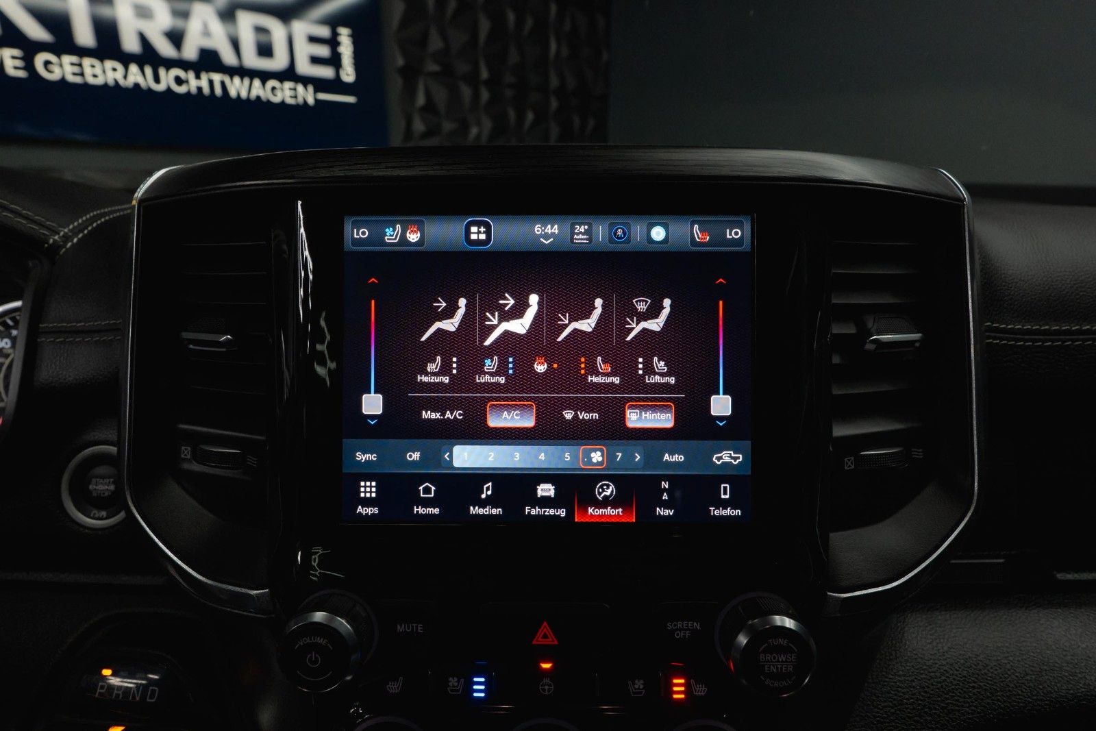 Fahrzeugabbildung Dodge RAM 5.7 V8 HEMI 4x4 LARAMIE Offroad Night LED