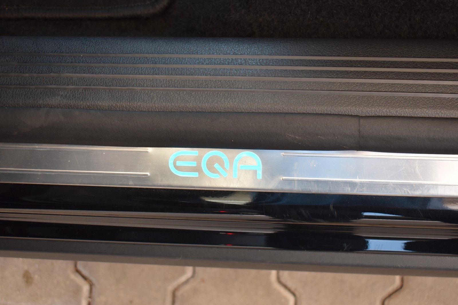 Mercedes-Benz EQA 250 AMG Line Navi PanoDach AHK Sitzhzg foto 24