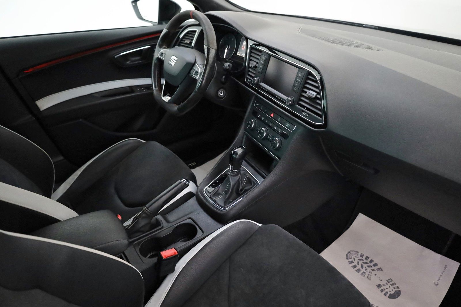 Fahrzeugabbildung SEAT Leon Cupra 265 T.Leder,Navi,LED,Kamera,Apple Car