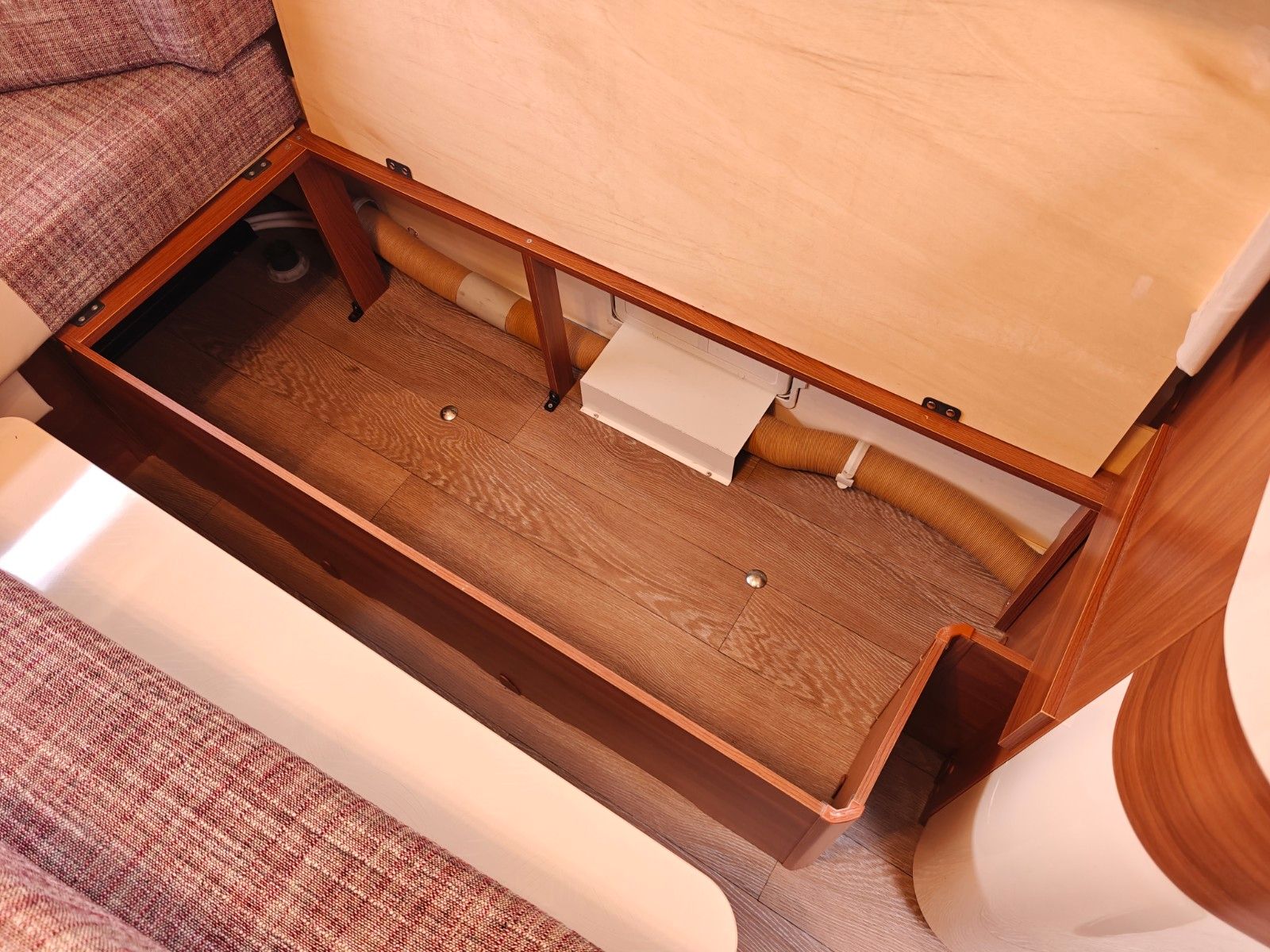 Fahrzeugabbildung Hobby Excellent 540 UFe - Fahrradträger, TV, 1.750kg -